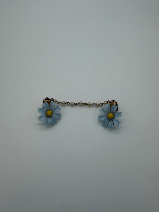 Vintage Flower Sweater Clip
