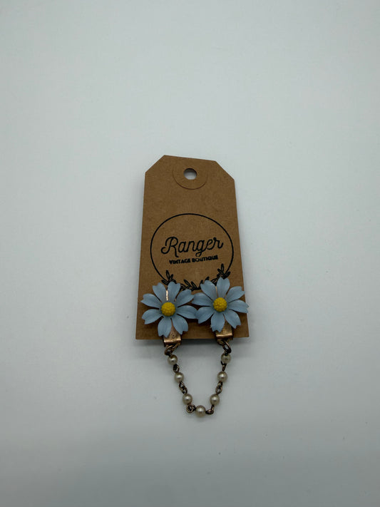 Vintage Flower Sweater Clip