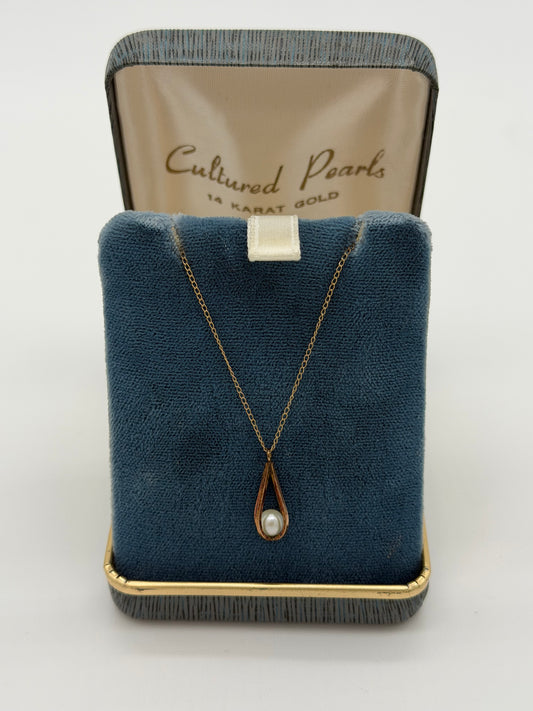 Vintage 14k Gold and Pearl Necklace